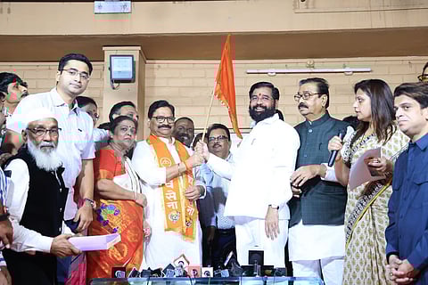 लोकसभा निवडणुकांआधी उद्धव ठाकरेंना अजून मोठा धक्का; रवींद्र वायकर यांची अखेर शिंदे सेनेत उडी