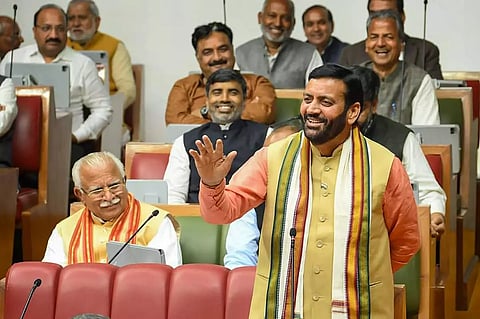 सैनींवर विश्वास, खट्टरांचे त्यागपत्र!