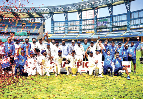 मुंबईच रणजीचा राजा! तब्बल ४२ व्यांदा करंडकाला गवसणी; विदर्भाच्या वाडकरची झुंज व्यर्थ; मुशीर सामनावीर, कोटियन सर्वोत्तम खेळाडू