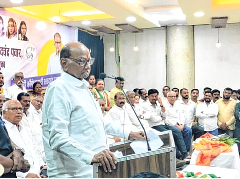 जनतेच्या पैशांतून मोदींची गॅरंटी; शरद पवार यांची पंतप्रधानांवर सडकून टीका