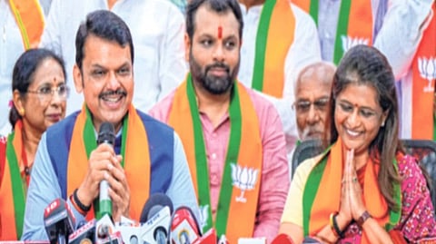 मराठवाड्यात काँग्रेसला धक्का; चाकूरकरांच्या स्नुषा अर्चनाताई भाजपमध्ये