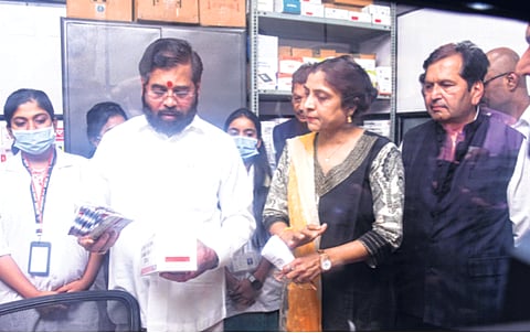 पालिका रुग्णालयात मुंबईकरांना मोफत उपचार; १ एप्रिलपासून झीरो प्रिस्क्रिप्शन पॉलिसीची अंमलबजावणी -एकनाथ शिंदे