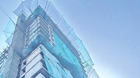 बोरिवलीत इमारतीची परांची कोसळून तीन कामगारांचा मृत्यू ; एकाची प्रकृती चिंताजनक