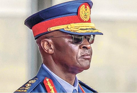 केनियाचे लष्करप्रमुख हेलिकॉप्टर अपघातात ठार