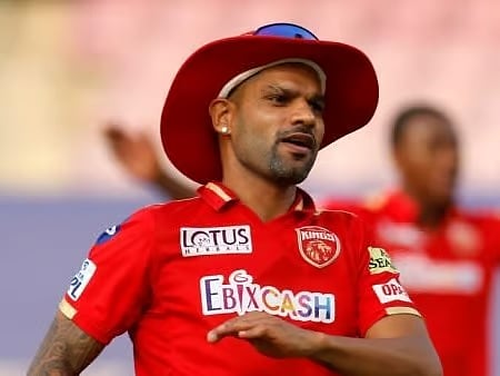 आवेश, महाराजच्या गोलंदाजीने राजस्थानला तारले