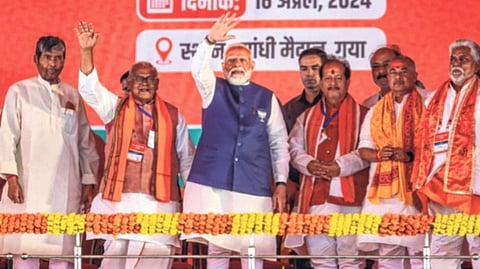 ही निवडणूक घटना विरोधकांना धडा शिकविण्यासाठीच - पंतप्रधान नरेंद्र मोदी