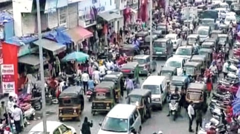 वाहतूक विभागाच्या भ्रष्टाचाराची एसआयटीमार्फत चौकशी करा; राष्ट्रवादी काँग्रेस पार्टी शरदचंद्र पवार पक्षाची मुख्यमंत्र्यांकडे मागणी