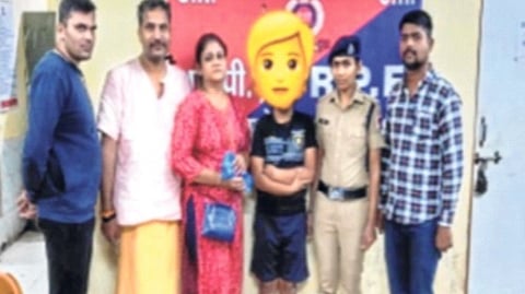 ‘ऑपरेशन नन्हे फरिश्ते’ यशस्वी : वर्षभरात १,०६४ मुलांची सुटका; मध्य रेल्वेच्या रेल्वे सुरक्षा दलाची यशस्वी कामगिरी