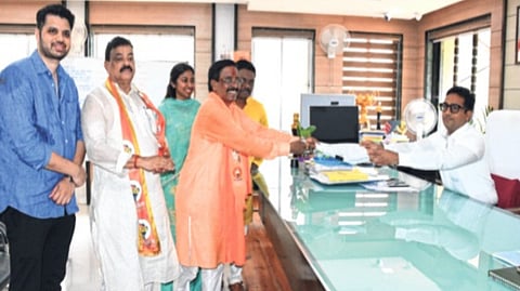 महाविकास आघाडीचे विनायक राऊत यांचा अर्ज दाखल