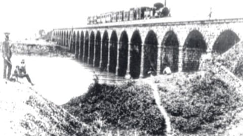 ‘गाडी बुला रही है, सिटी बजा रही है’,मध्य रेल्वेचा १७१ वर्षांचा प्रवास; १६ एप्रिल १८५३ मध्ये धावली मुंबई-ठाणे पहिली लोकल