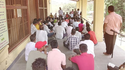 बाळगंगा धरण प्रकल्पग्रस्तांचा मतदानावर बहिष्कार; संतप्त प्रकल्पग्रस्त ग्रामस्थ व संघर्ष समितीचा एकमताने निर्णय