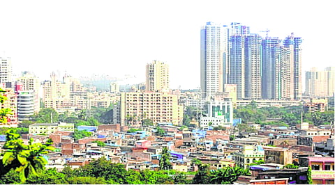 ठाणे मतदारसंघ मूलभूत समस्यांनी त्रस्त ; अनधिकृत इमारती, पार्किंग आणि पाणी या प्रश्नांमुळे ठाणेकर आजही चिंतेत