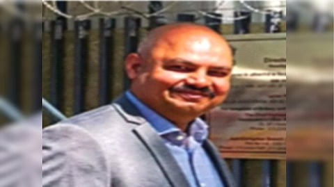 मुख्यमंत्री केजरीवाल यांचे पीए विभव कुमार बडतर्फ