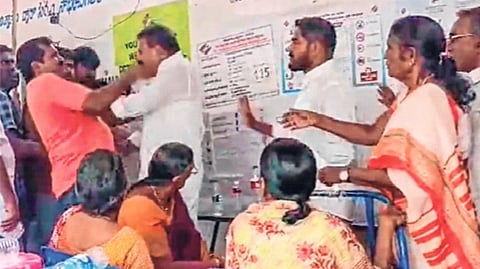 देशातील ९६ मतदारसंघांत ६३ टक्के मतदान