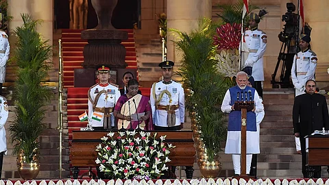 मोदी तिसऱ्यांदा पंतप्रधानपदी आरूढ! मोदींसह ७२ मंत्र्यांचा शपथविधी; ३० कॅबिनेट, ५ स्वतंत्र प्रभार राज्यमंत्री, ३६ राज्यमंत्री