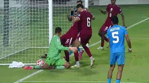 "शाळेतही चांगले रेफ्री होते": पंचांच्या चुकीच्या निर्णयाचा फटका; FIFA वर्ल्ड कप पात्रतेचे भारताचे स्वप्न उद्ध्वस्त; चाहते संतापले