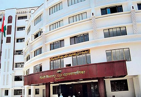 भिवंडी मनपाचा अजब कारभार; तात्पुरत्या सेवेतील कर्मचाऱ्यास बनविले सहाय्यक आयुक्त, काँग्रेसच्या माजी नगरसेवकाचे मुख्यमंत्र्यांना पत्र