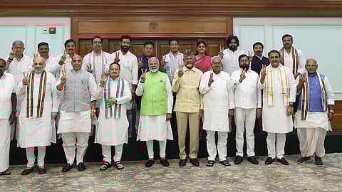 एनडीएच्या नेतेपदी मोदींची एकमताने निवड