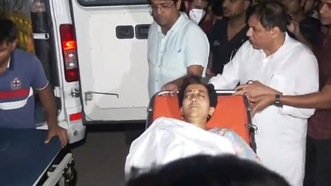 पाण्याच्या प्रश्नासाठी बेमुदत उपोषण, दिल्लीच्या मंत्री आतिशी रुग्णालयात