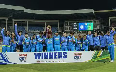 भारतीय महिलांचे मालिकेत निर्भेळ यश; तिसऱ्या एकदिवसीय सामन्यात दक्षिण आफ्रिकेवर ६ गडी राखून वर्चस्व