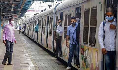 आता पुढील स्थानक चर्नी रोड नव्हे गिरगाव, करी रोड नव्हे लालबाग; मुंबईतील ७ रेल्वे स्थानकांची नावे बदलण्याचा प्रस्ताव विधानसभेत मंजूर