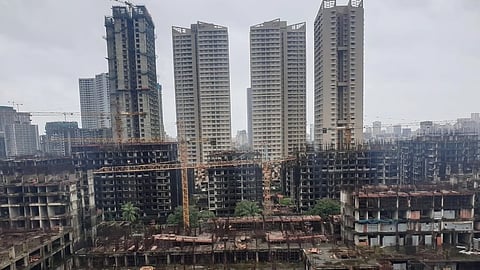 अनधिकृत बांधकामांना अधिकृत करण्याच्या घोटाळ्यास लगाम; आयुक्तांनी प्रभाग अधिकाऱ्यांचे सर्व निर्णय केले रद्द