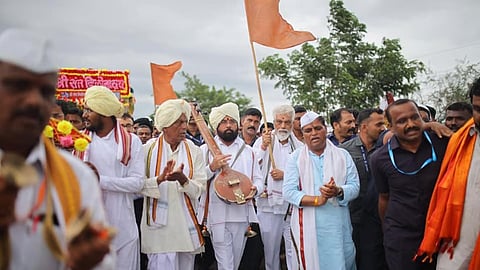 Ashadhi Ekadashi 2024: लाखो वारकऱ्यांसाठी सोयीसुविधा उपलब्ध करा! मुख्यमंत्र्यांचे जिल्हाधिकाऱ्यांना निर्देश