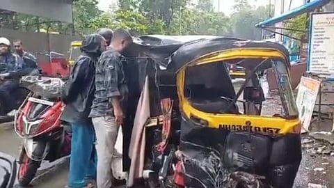 मुलुंडमध्ये ‘हिट अँड रन’; ऑडी कारची दोन रिक्षांना धडक, एकाची प्रकृती गंभीर