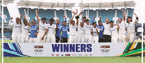 भारतीय महिलांचेही आफ्रिकेवर वर्चस्व! एकमेव कसोटीत १० गडी राखून विजय, फिरकीपटू स्नेह राणा सामनावीर