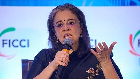 ‘सेबी’ अध्यक्षा आरोपीच्या पिंजऱ्यात