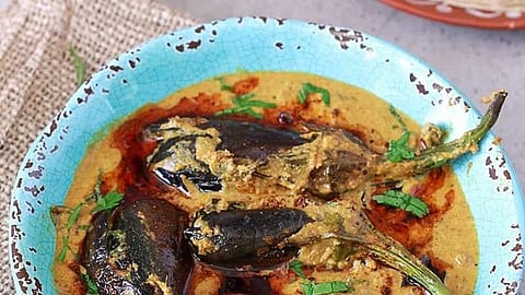 Hyderabadi Baingan Salan: जेवणासाठी बनवा हैदराबाद स्टाईल वांग्याचे सालण, जाणून घ्या रेसिपी