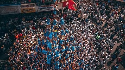 ठाण्यात थरांचा थरार! दहा थरांच्या यशस्वी मनोऱ्याची प्रतीक्षा कायम, सिने कलाकारांची मोठ्या प्रमाणात हजेरी