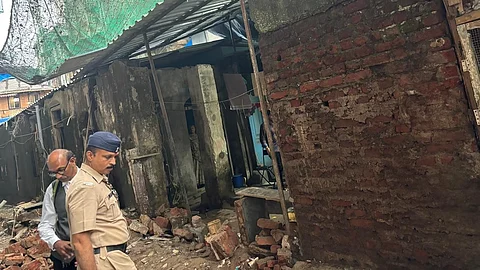 Kalbadevi: चिराबाजारात भिंत कोसळून २ ठार