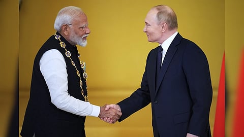 मोदींनी केली पुतिन यांच्याशी चर्चा