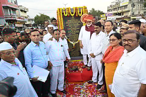 चौपदरी रस्त्यांमुळे दळणवळण वाढणार - छगन भुजबळ; पिंपळस ते येवला, लासलगाव-विंचुर-खेडलेझुंगे चौपदरी रस्त्यांसाठी ६९४ कोटी