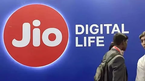 मुंबईत जिओचे नेटवर्क कोलमडले; संतप्त ग्राहकांचा सोशल मीडियावर संताप व्यक्त