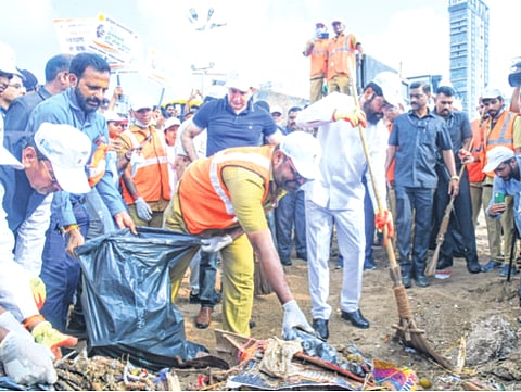 स्वच्छता कर्मचारी मुंबईचे खरे हिरो; मुख्यमंत्री एकनाथ शिंदे यांचे गौरवोद्गार