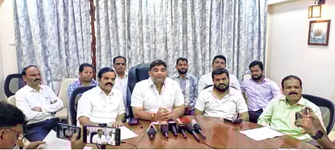 नौदल दिनी पंतप्रधानांच्या दौऱ्यात भ्रष्टाचार; साडेपाच कोटींच्या घोटाळ्याचा वैभव नाईक यांचा दावा, हायकोर्टात याचिका करणार दाखल