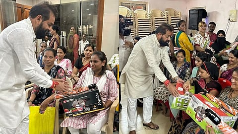 प्रेशर कुकरचे वाटप करताना शिंदे गटाचे आमदार दिलीप लांडे, संग्रहित छायाचित्र