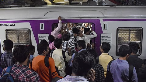 मध्य रेल्वेचा प्रवाशांना धक्का; कर्जत-कसारा शेवटची लोकल ६ ते १२ मिनिटे अगोदर सुटणार, ५ ऑक्टोबरपासून नवीन वेळापत्रक