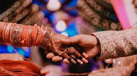 पालिकेला नव्याने मॅरेज सर्टिफिकेट देण्याचे आदेश; दाम्पत्याला हायकोर्टाचा दिलासा