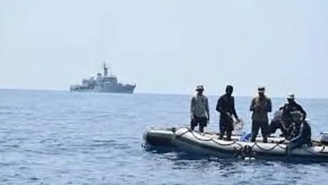 मच्छिमार नौकेची नौदलाच्या पाणबुडीला धडक; गोव्याच्या समुद्रातील घटना; नौदलाकडून उच्चस्तरीय चौकशीचे आदेश