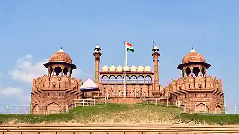लाल किल्ल्यावर भारत सरकारचा बेकायदेशीर ताबा; शेवटच्या मुघल बादशहाच्या वंशजाचा दावा