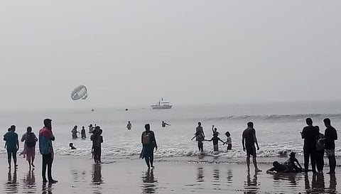 नववर्षाच्या स्वागतासाठी समुद्रकिनाऱ्यांना अधिक पसंती; पर्यटकांची गर्दी