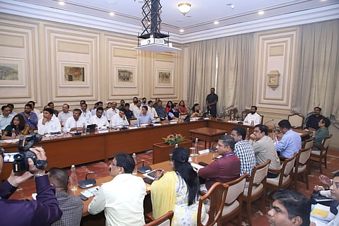 गिरणी कामगारांसाठी एक लाख घरे बांधणार; उपमुख्यमंत्री एकनाथ शिंदे यांची ग्वाही