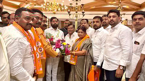 अहिल्यानगरमध्ये ठाकरे सेनेला धक्का; माजी नगरसेवकांचा एकनाथ शिंदेंच्या शिवसेनेत प्रवेश