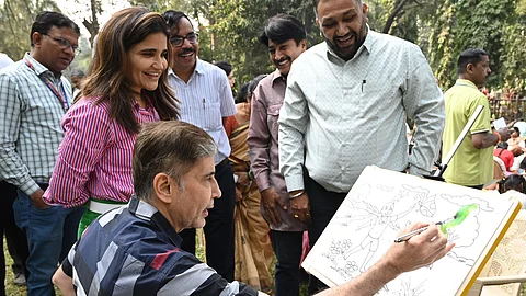 प्रशासकाच्या कुंचल्याने भरले रंग…! BMC आयुक्तांचा चित्रकला स्पर्धेत सहभाग