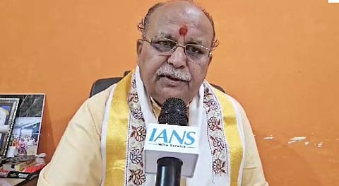 Video : चार मुलांना जन्म द्या, एक लाख मिळवा; मध्य प्रदेशमधील कॅबिनेट दर्जाच्या मंत्र्यांचे आवाहन