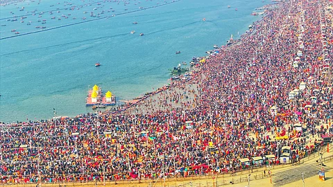 Maha Kumbh 2025 : मौनी अमावास्येनिमित्त कुंभमध्ये शाहीस्नान