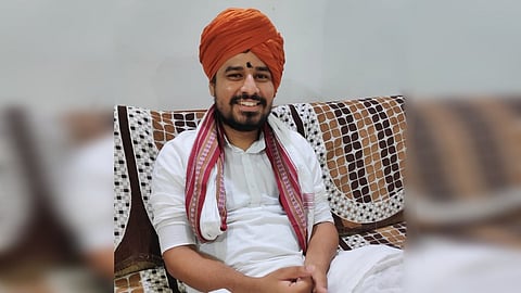 संत तुकोबांचे ११ वे वंशज शिरीष महाराज मोरे यांची आत्महत्या; देहू गावावर शोककळा